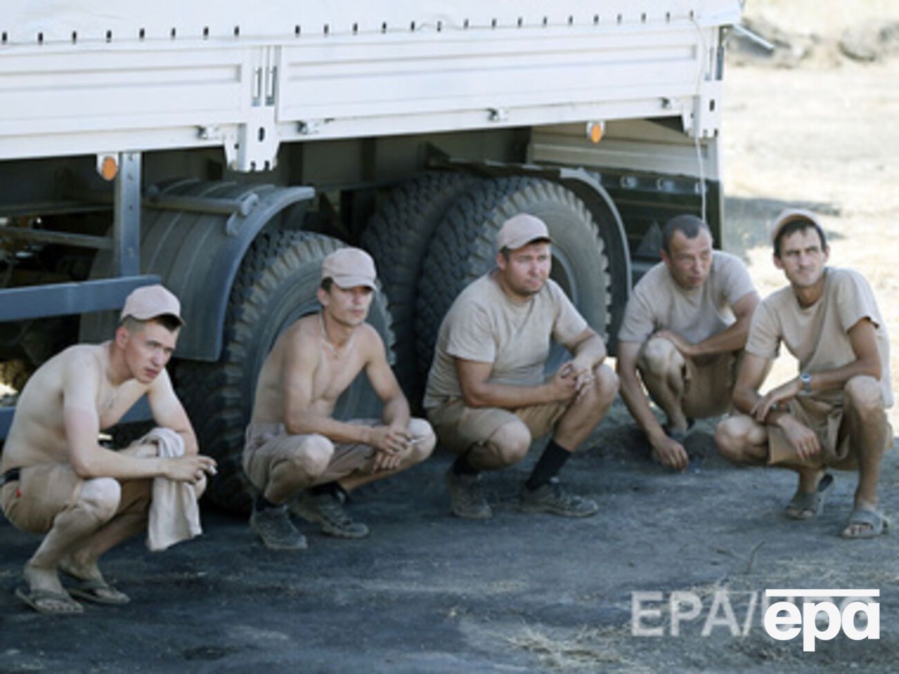 Конвой разбил лагерь вблизи границы с Украиной