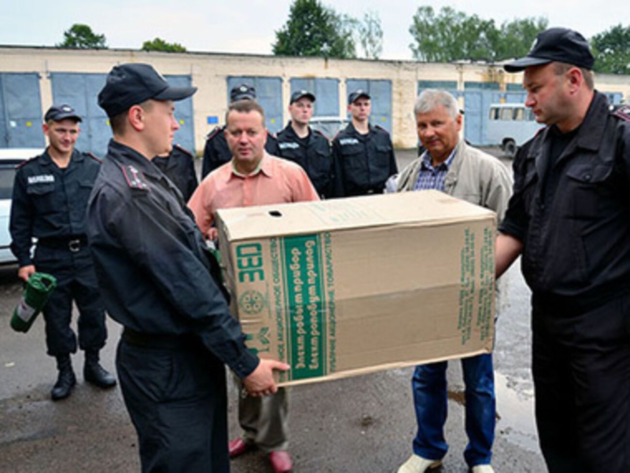 На средства россиянина купили палатки, тенты, стиральную машину, средства гигиены и продукты питания