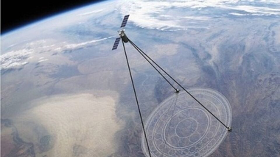 Новейший спутник --- идеальное средство для шпионажа