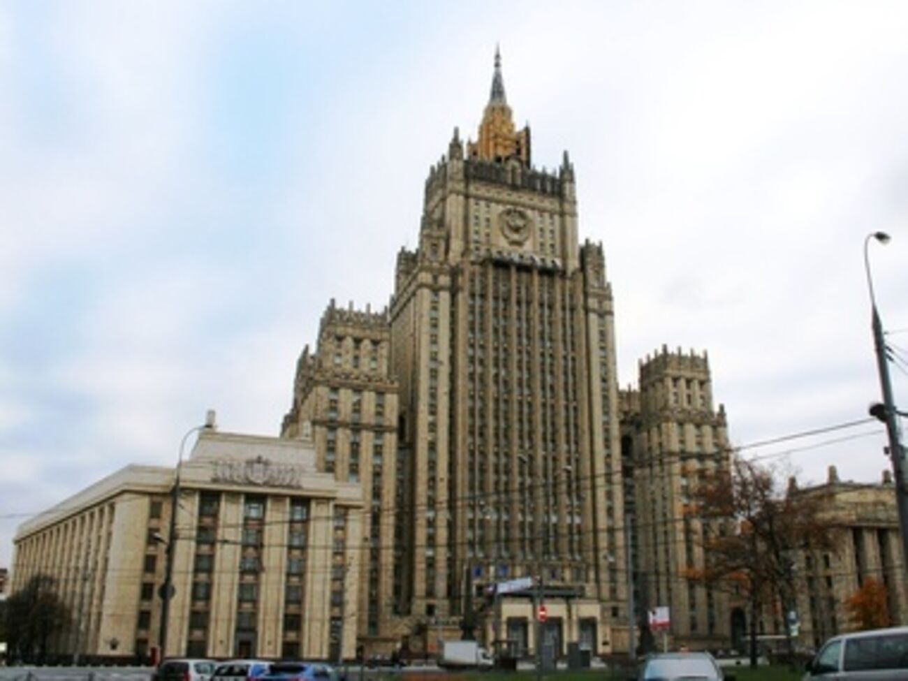 Российский МИД считает гуманитарную помощь "важной и срочной миссией"