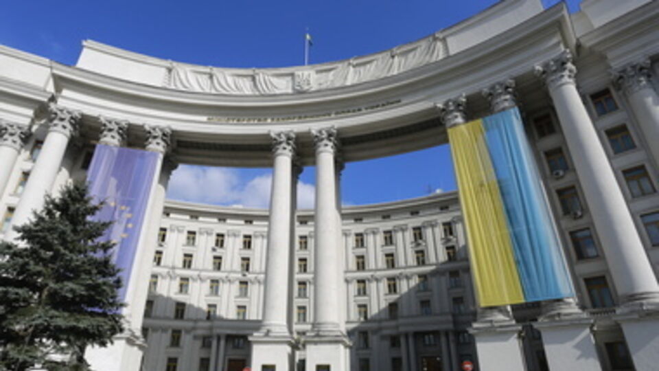 МИД: Из текста закона о санкциях были исключены положения о возможности ограничения деятельности СМИ