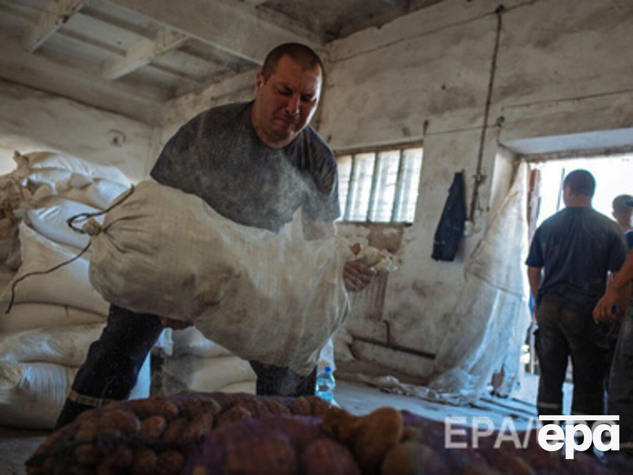 Красный Крест готов доставить гуманитарную помощь на восток Украины