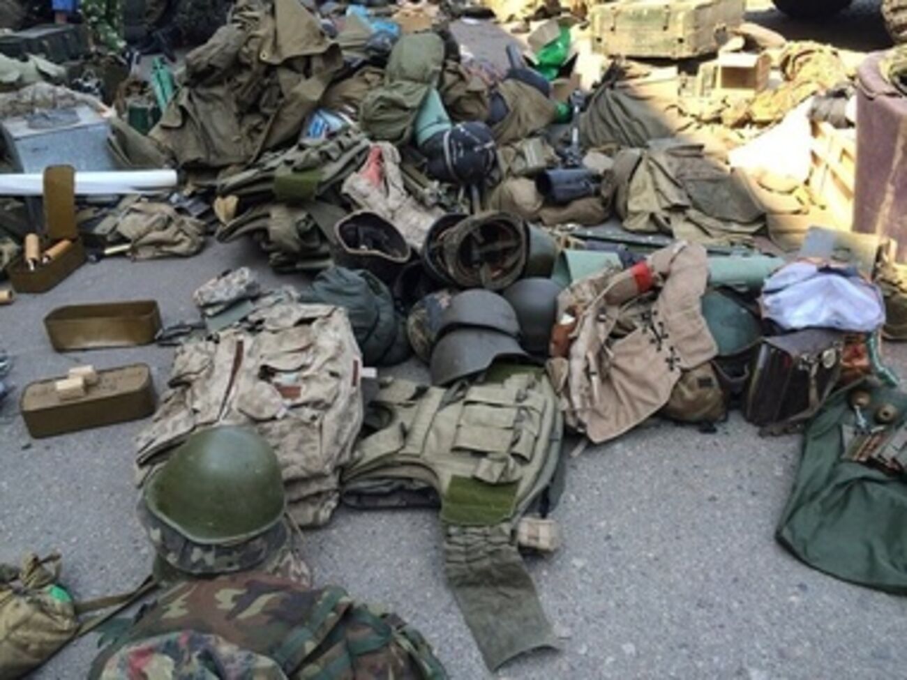 Для бойцов АТО бронежилеты и каски это предмет первой необходимости