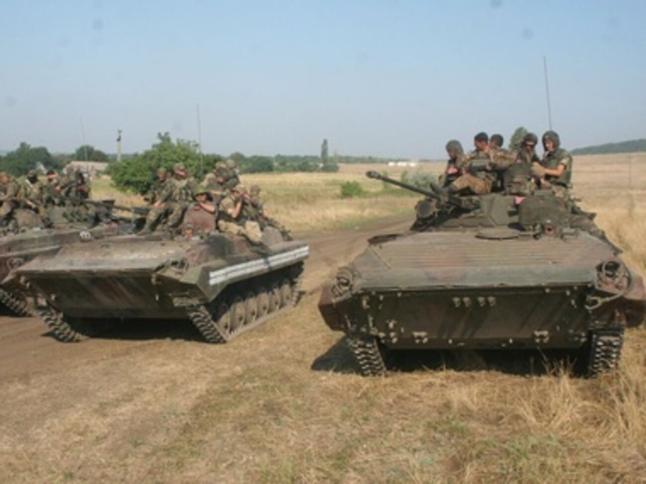 К войскам ВСУ в зоне антитеррористической операции идет подкрепление. Фоторепортаж