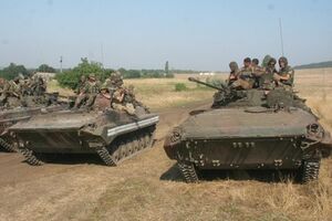 К войскам ВСУ в зоне антитеррористической операции идет подкрепление. Фоторепортаж