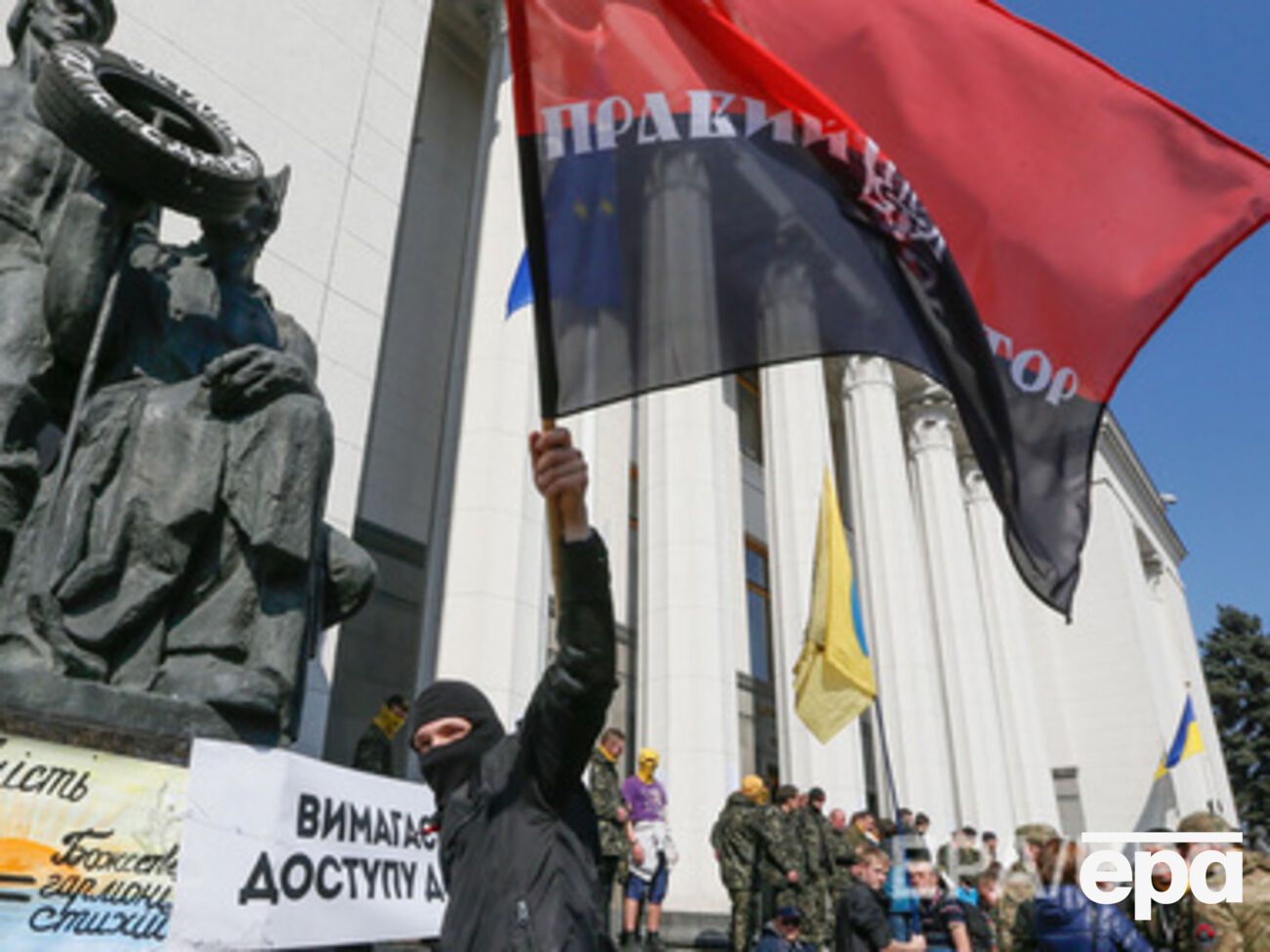 "Правый сектор" готов идти на Киев