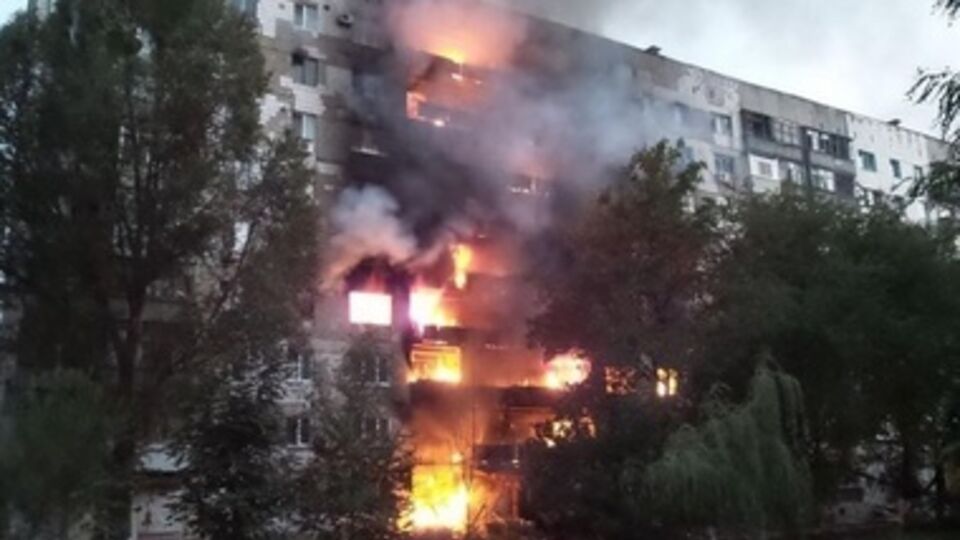 Под обстрелы попадают жилые дома