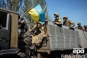 Украинские военные подняли государственный флаг в жилом районе Луганска