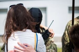 Новобранцы "Азова" приняли присягу и отправились из Киева в зону АТО. Фоторепортаж