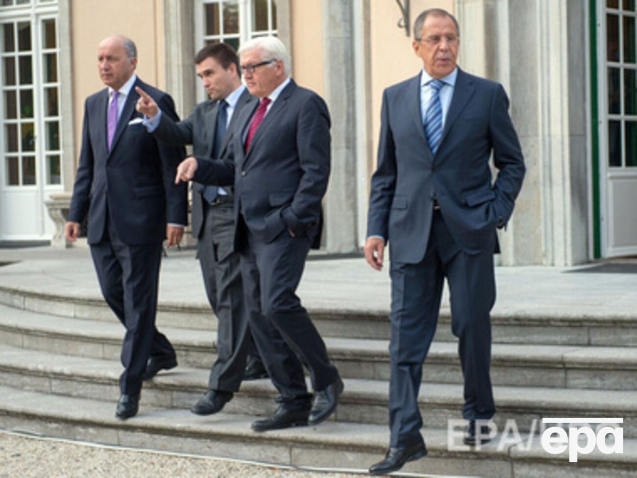 Главы МИД (слева направо) Франции, Украины, Германии и РФ в Берлине