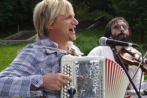 Олег Скрипка хочет сделать из Андреевского спуска Монмартр