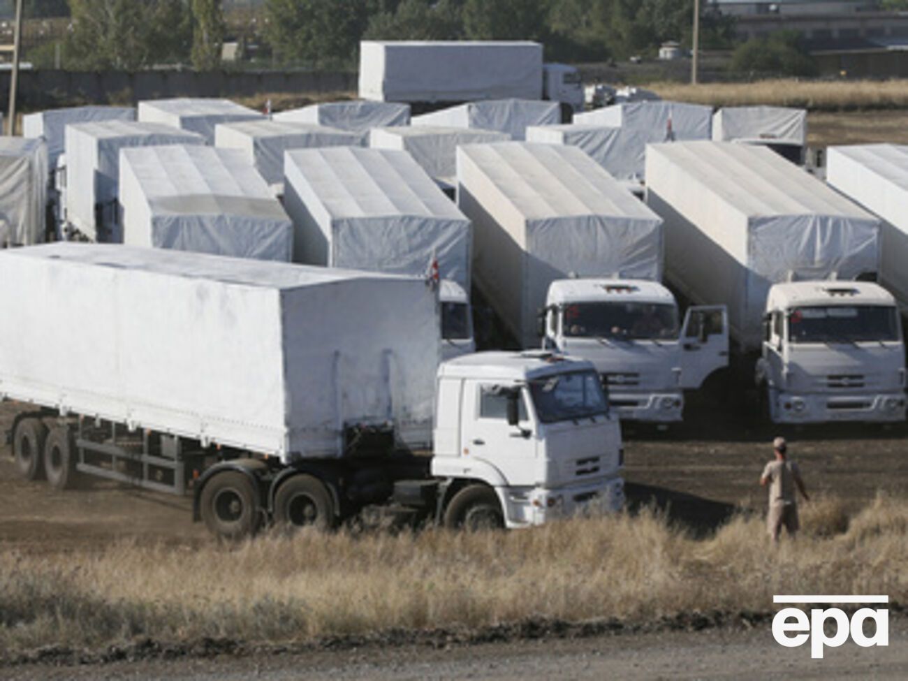 Российская гуманитарка пока не попала в Украину