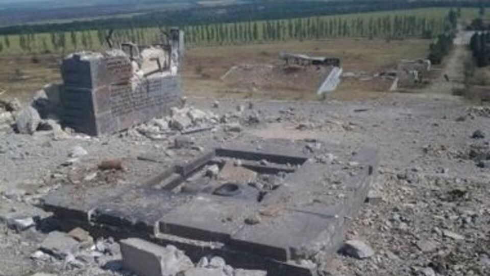 В результате боев мемориал на кургане Саур-Могила практически разрушен