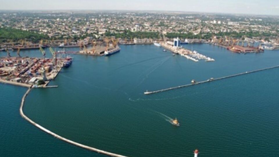 Плавучая платформа под Одессой может быть построена в короткие сроки, считает Турчинов