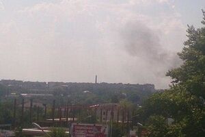 Очевидцы утверждают, что снаряд прилетел из района, контролируемого террористами