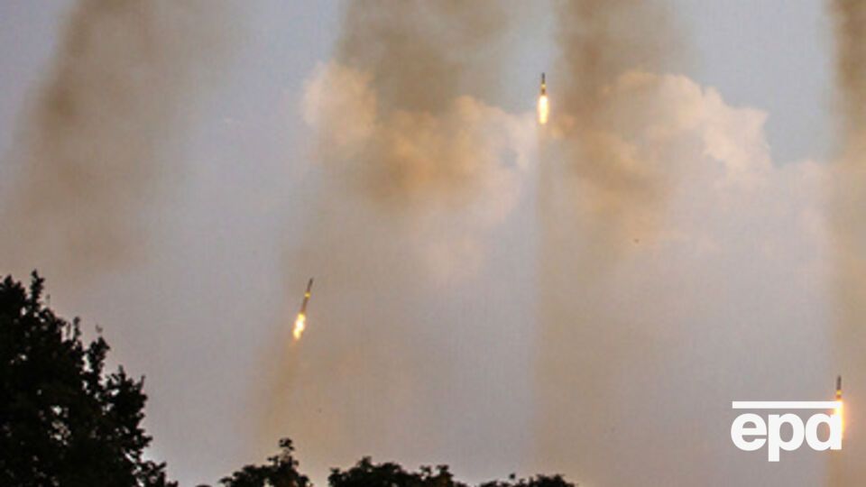 По данным украинских властей, боевики нанесли удар из минометов и реактивной артиллерии "Град"