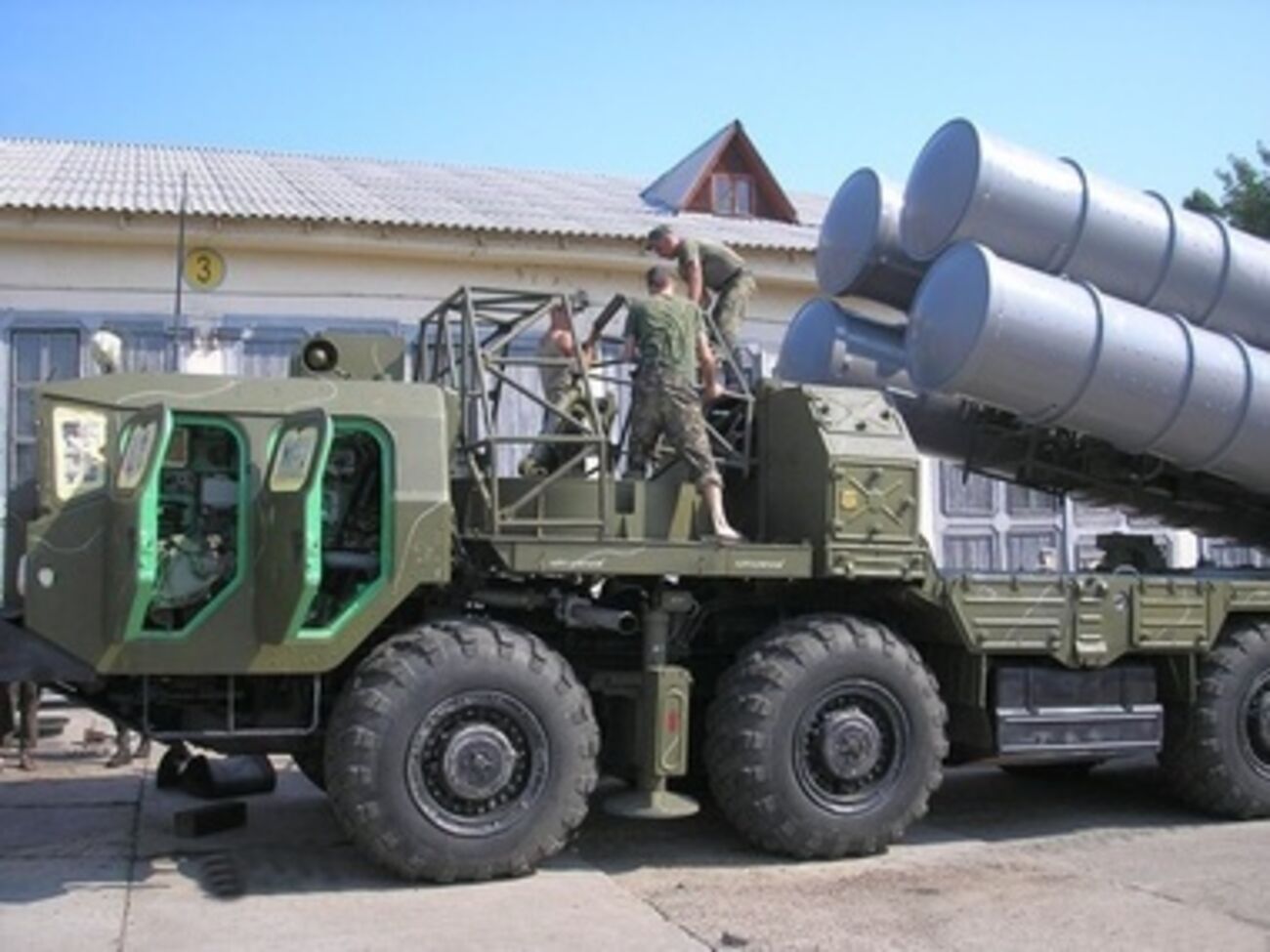 Военные парады пройдут в Одессе и Киеве