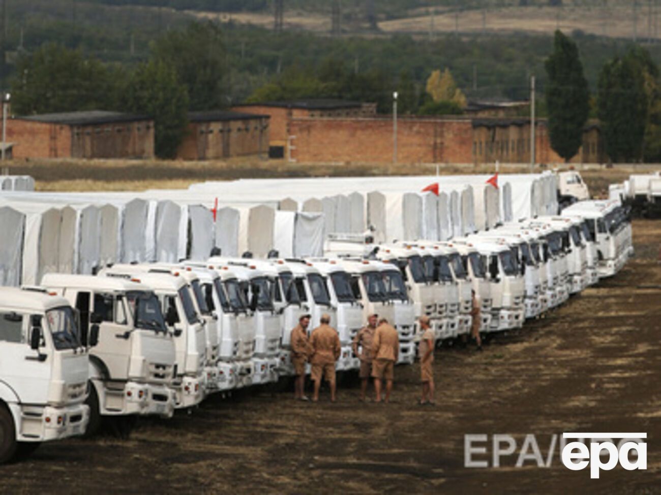 Инспекторы еще не проверили содержимое грузовиков из России