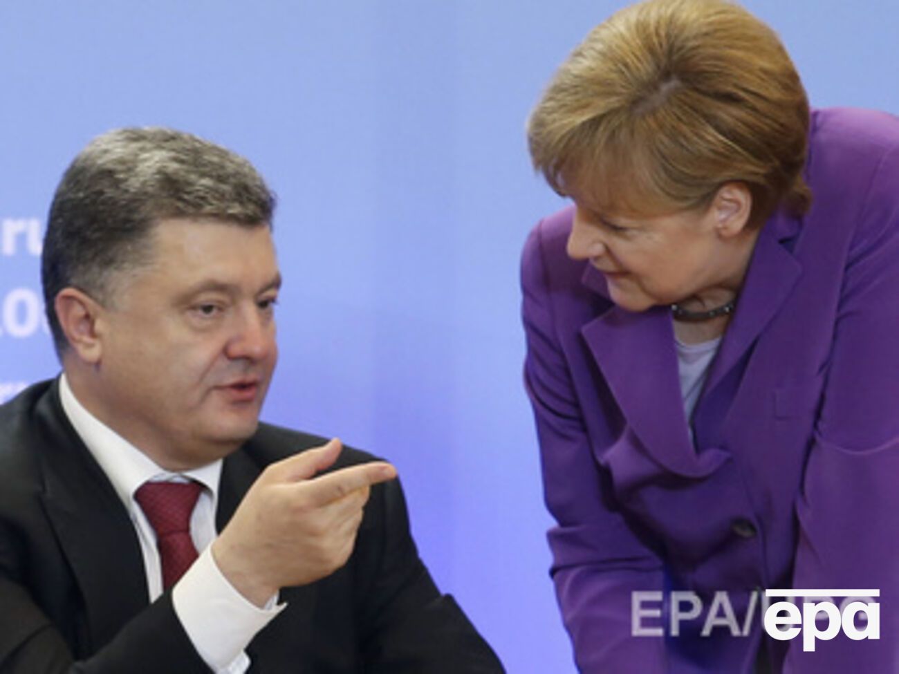 Меркель и Порошенко обсудили возможность дальнейших переговоров по Донбассу с участием ЕС