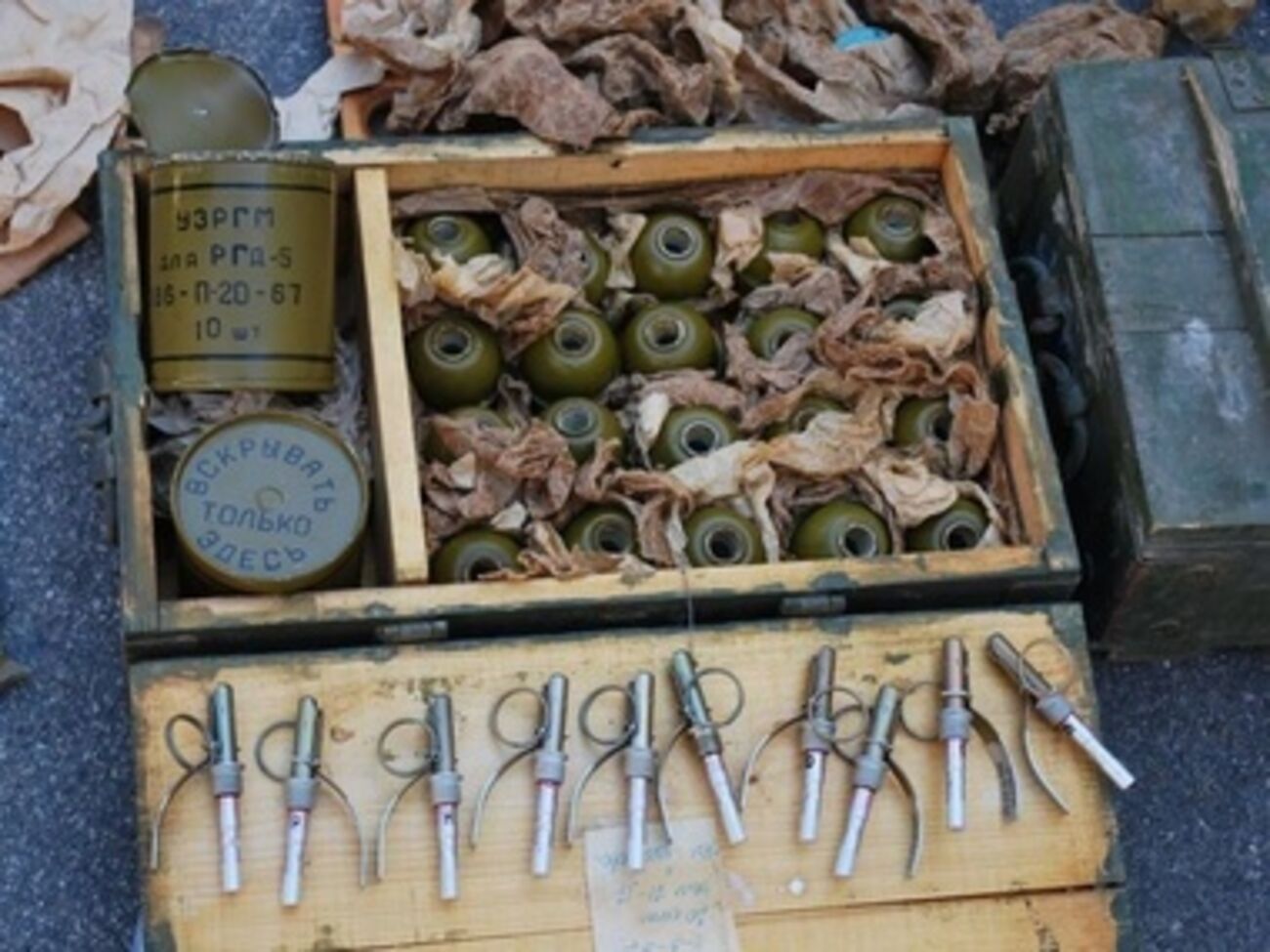 Прокуратура: При задержании у террористов было изъято 73 ящика с оружием