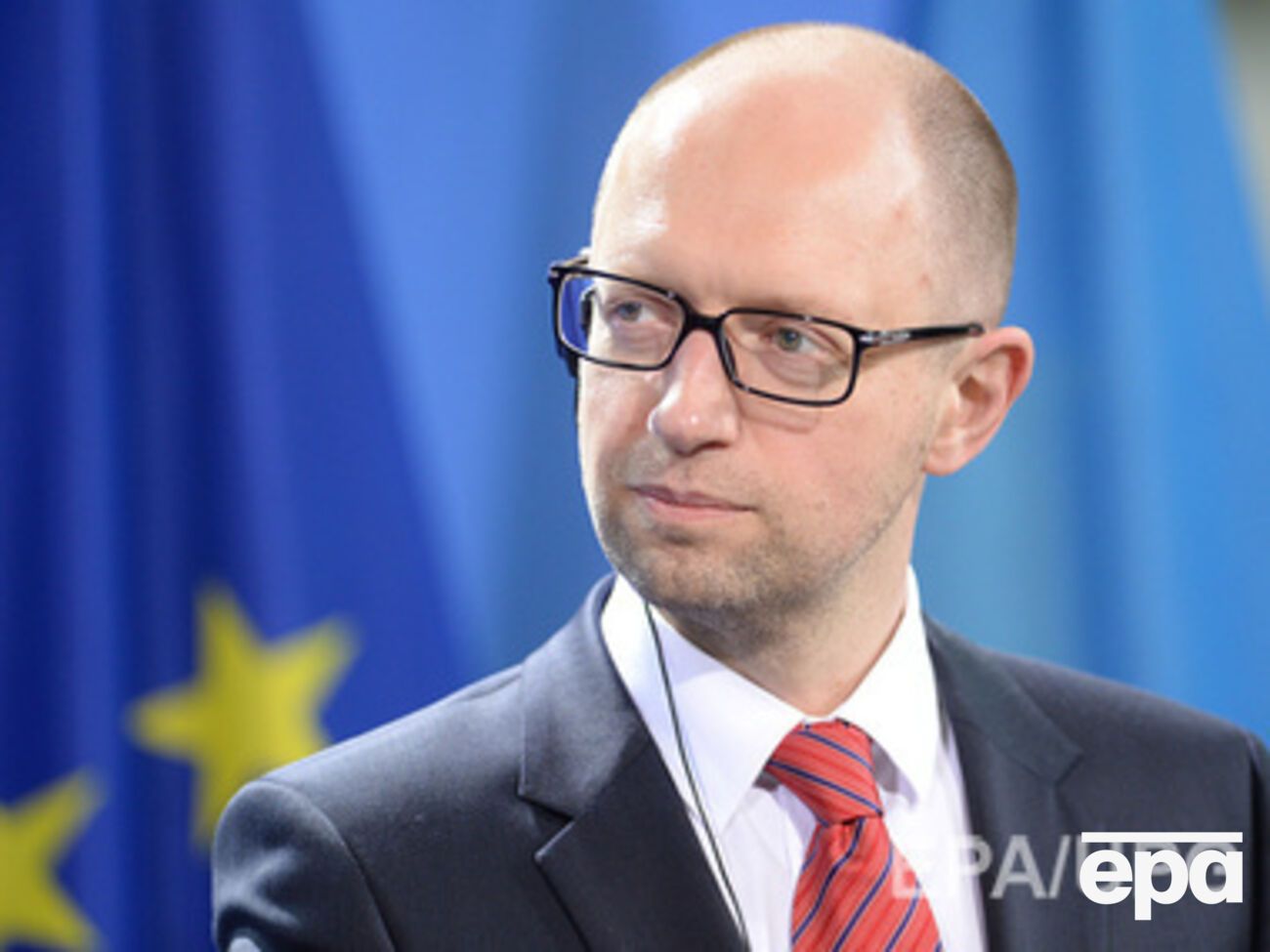 Новый транш поможет стабилизировать нацвалюту, обещает премьер