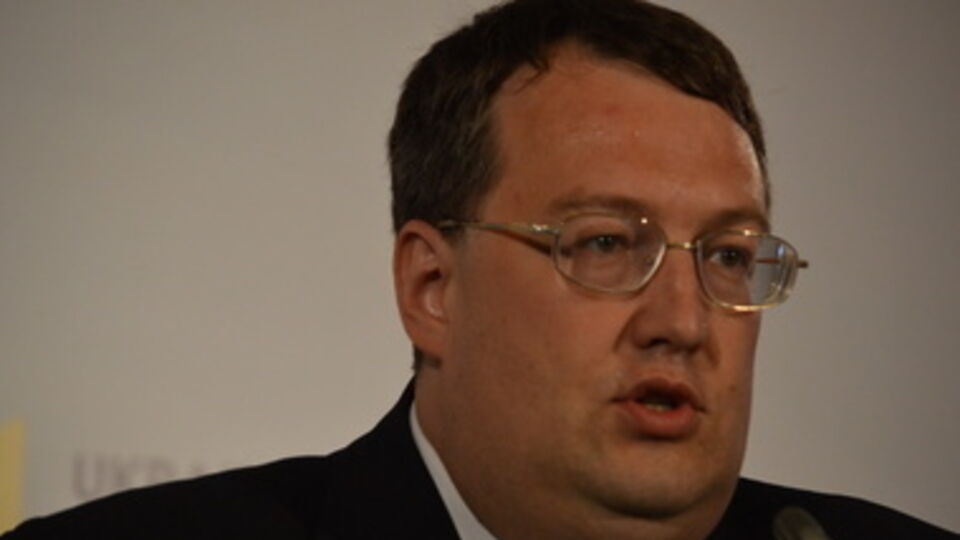 Геращенко: Задержанный рассказал, что с ним воевали и другие сербы