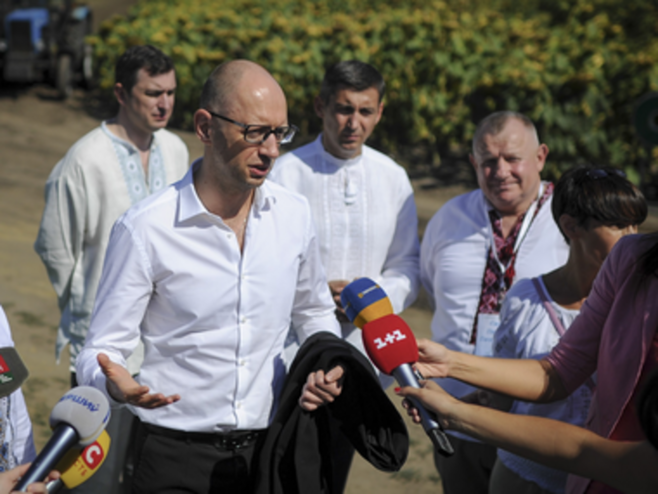 Яценюк сообщил, что украинские производители ищут новые рынки сбыта