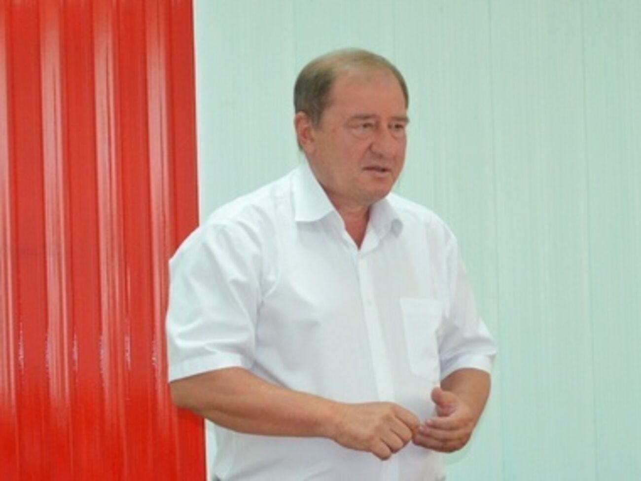 Умеров занимал пост главы Бахчисарайской районной госадминистрации на протяжении девяти лет