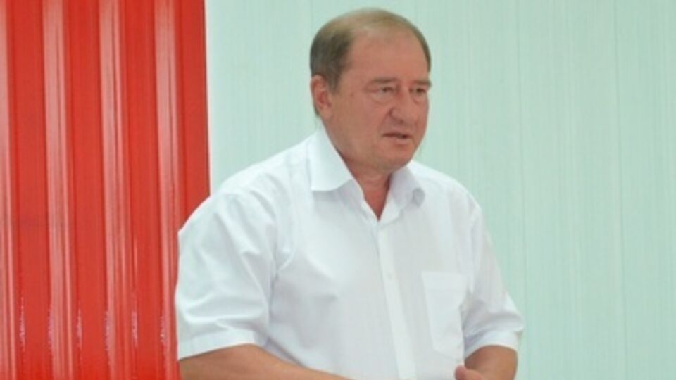 Умеров занимал пост главы Бахчисарайской районной госадминистрации на протяжении девяти лет