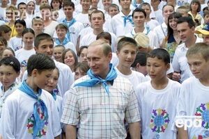 Президент РФ Владимир Путин в Гурзуфе летом 2001 года