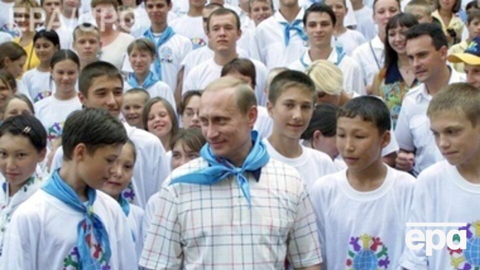 Президент РФ Владимир Путин в Гурзуфе летом 2001 года