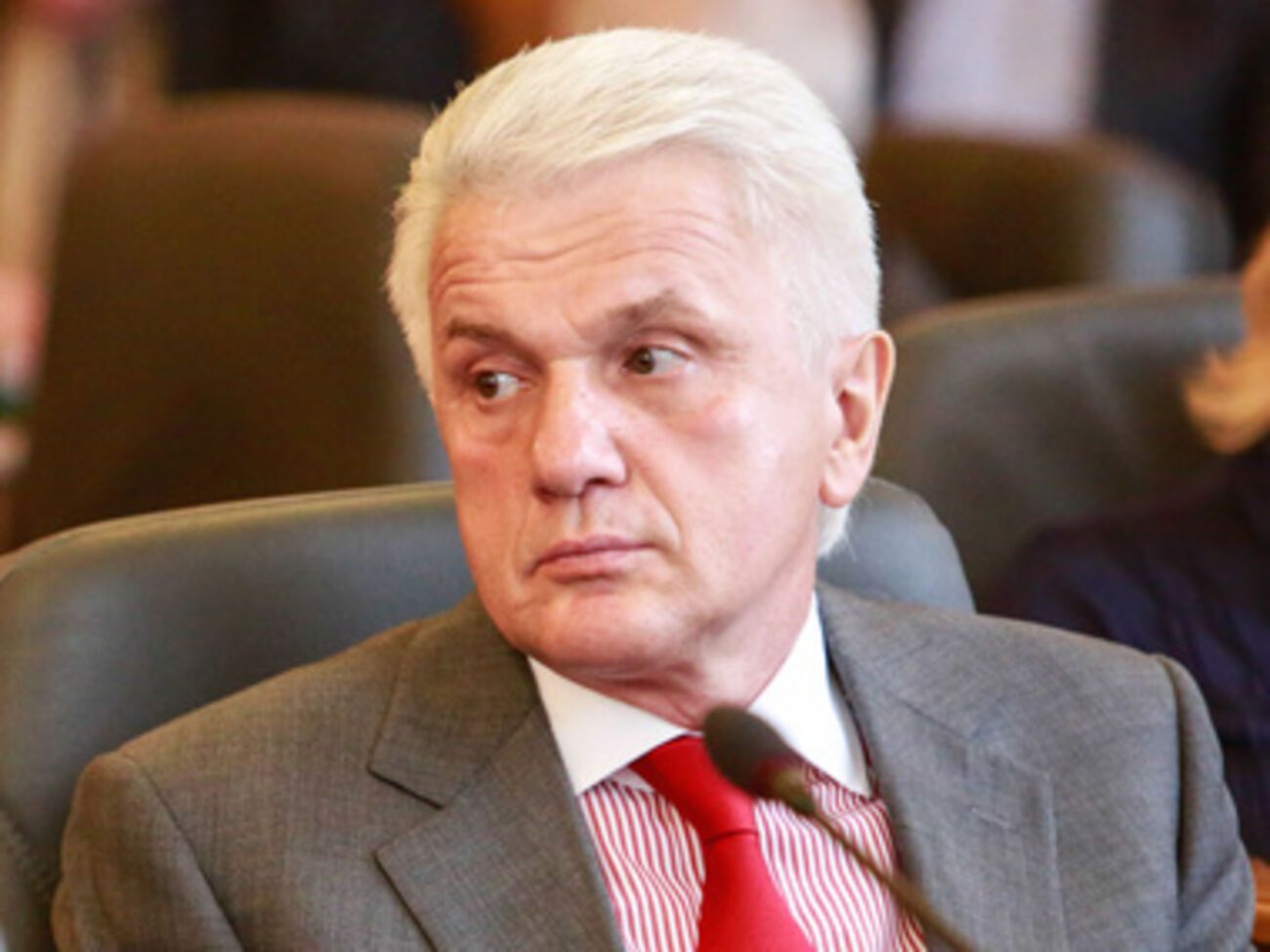 Литвин считает, что люди прошедшие войну, не будут подчиняться гражданским.