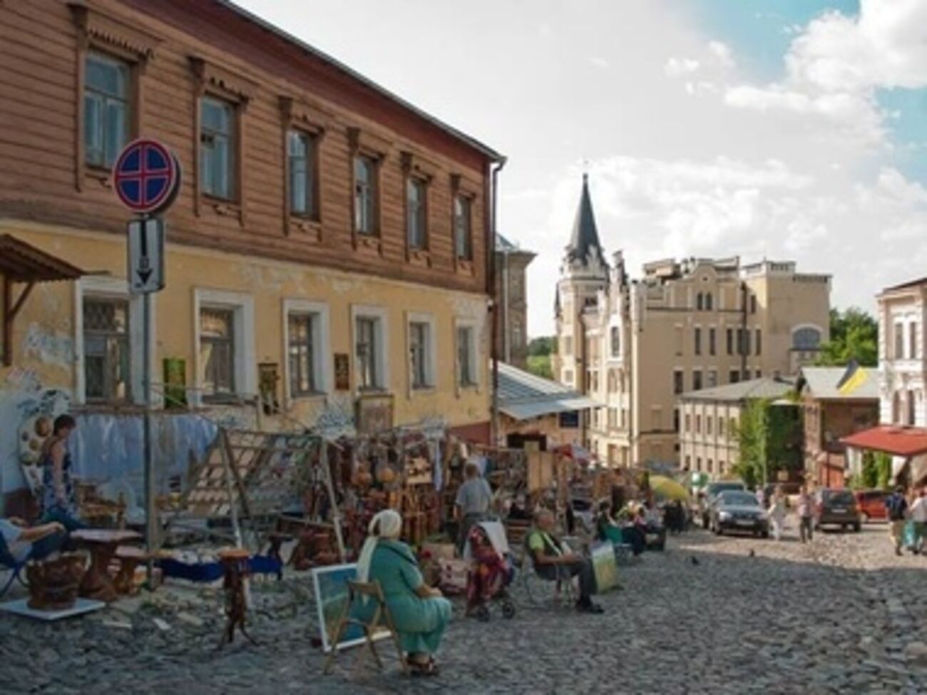 На Андреевском спуске будут упорядочивать торговлю