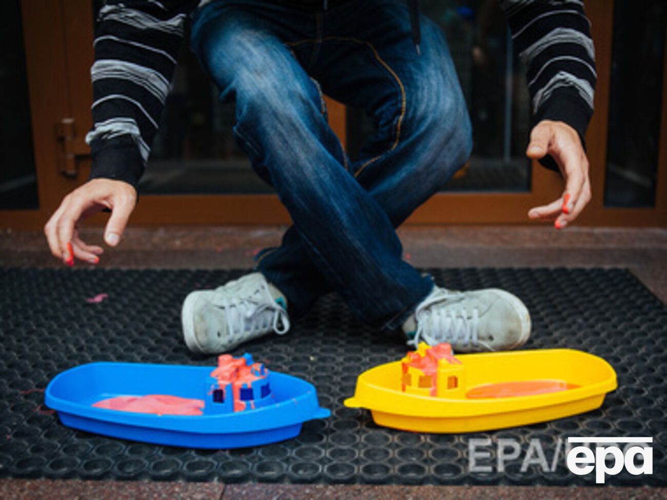 Политика Франции вызвала массовые протесты в Европе