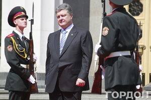 Петр Порошенко поздравил раненых бойцов