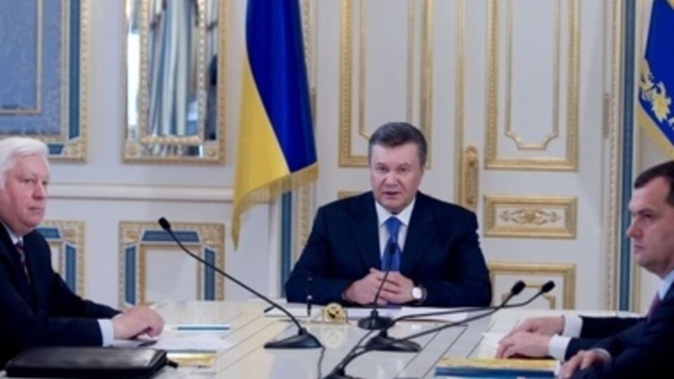 Экс-чиновникам грозит заочный суд