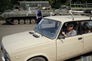 К транзитным пунктам переселенцы добираются как могут