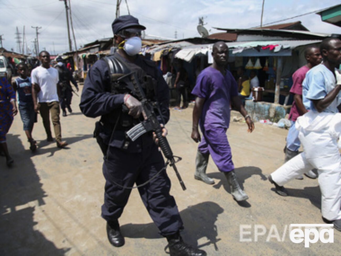 Троим больным вирусом Эбола врачам стало лучше от применения экспериментального препарата