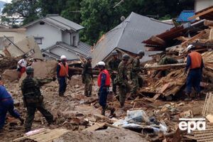 Спасатели продолжают поиски жертв стихии
