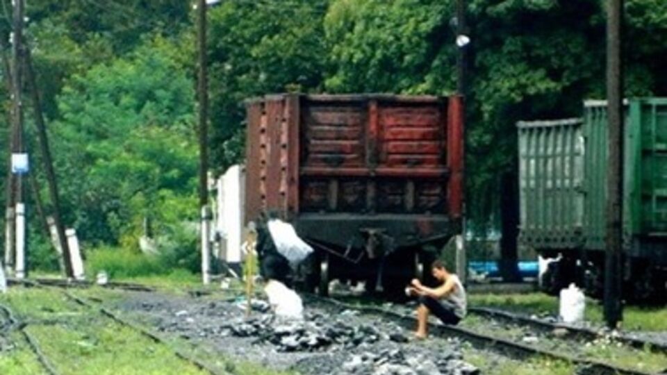 Донецкая железная дорога не отправляет грузовые составы более чем с 50 станций