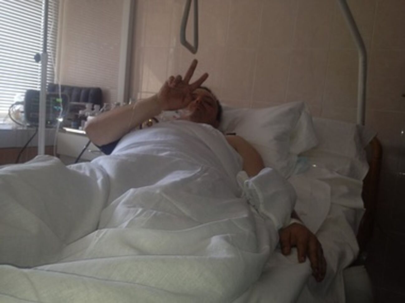 Семен Семенченко получил серьезные ранения, но хочет сбежать на фронт