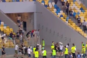 Столкновения фанов двух команд произошли на НСК "Олимпийский" в Киеве 30 июля