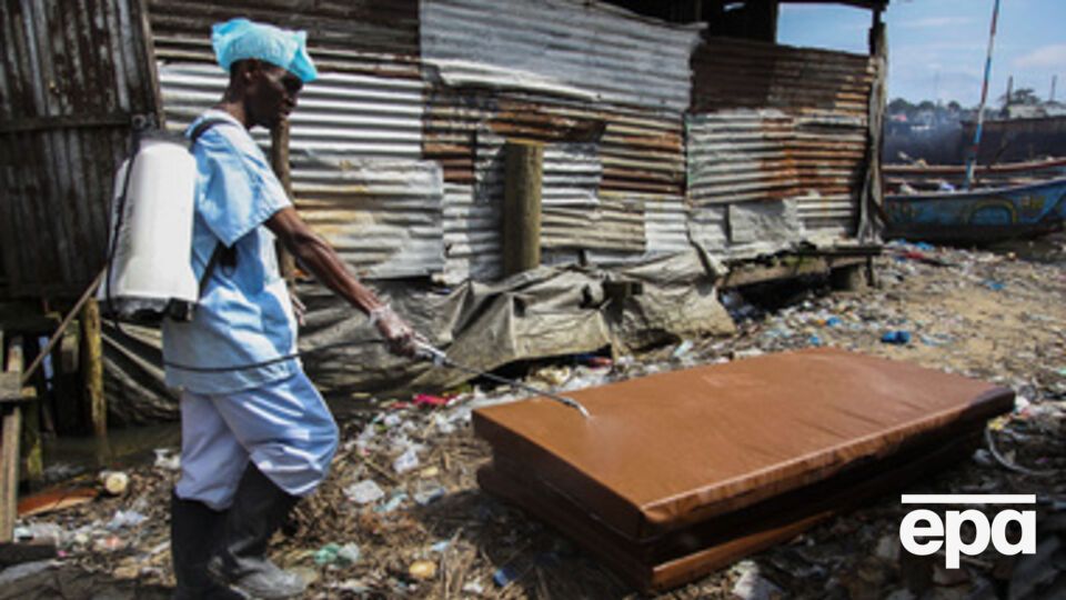 Число погибших от лихорадки Эбола продолжает расти