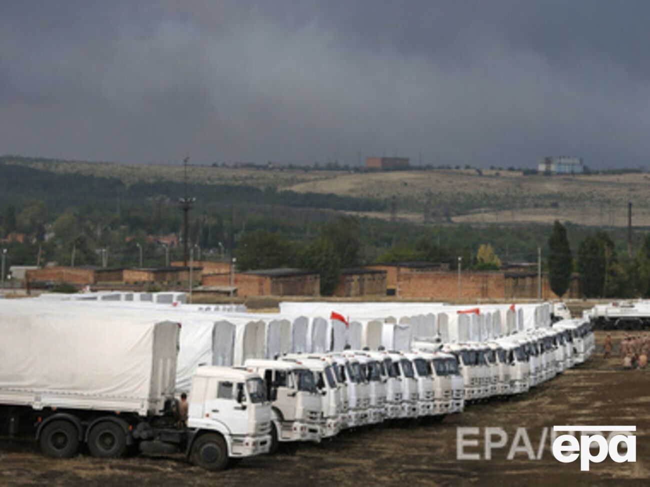 Российскую колонну будут сопровождать машины Красного Креста с флагами