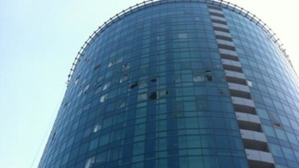 ТЦ в центре Донецка попал под обстрел