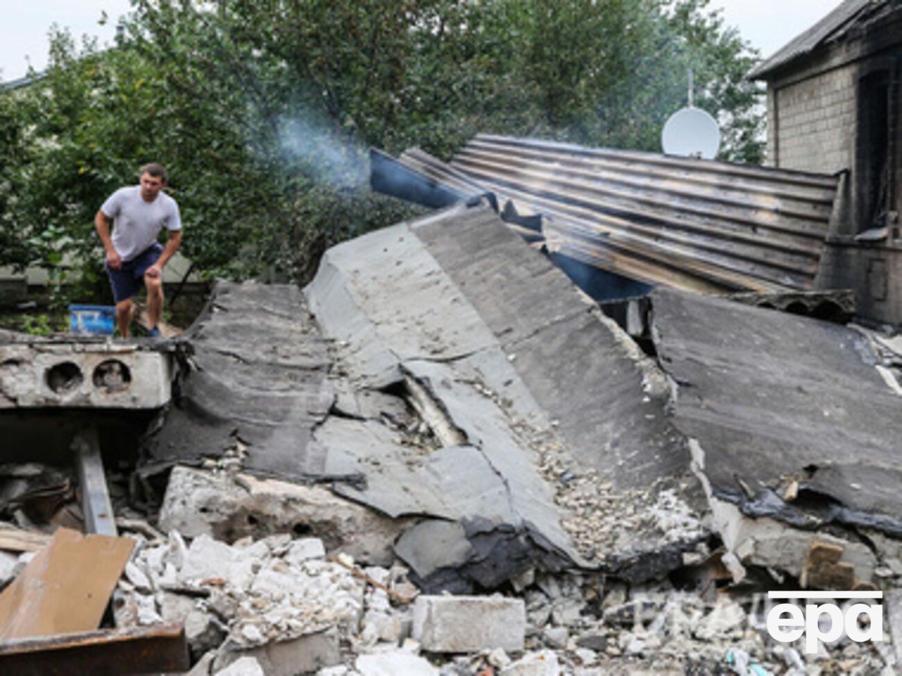 Машина переселенцев ехала с белым флагом