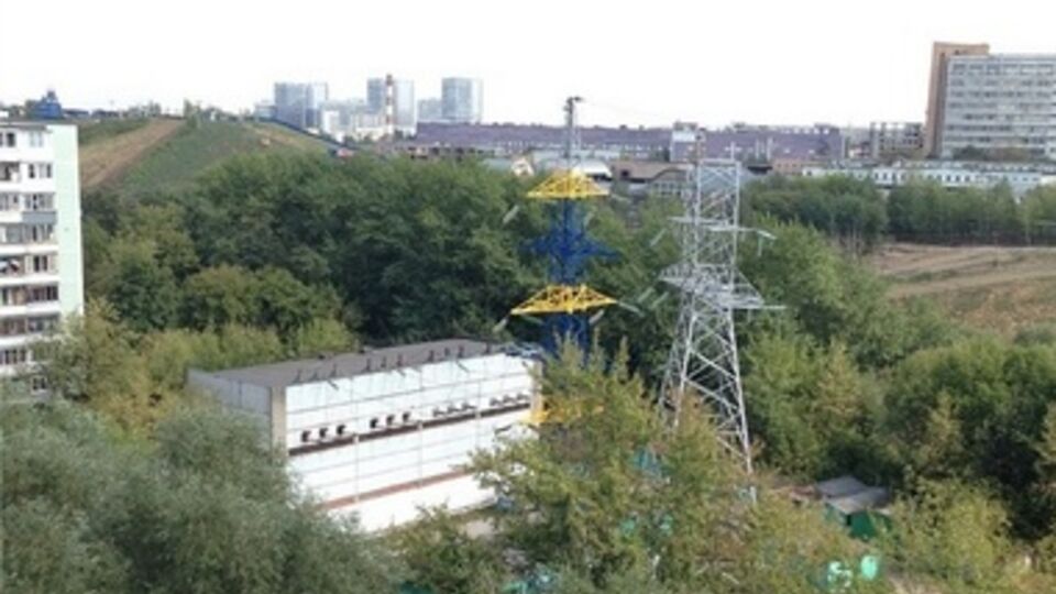 В соцсетях пишут, что такая вышка в Москве не одна