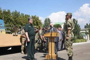 Петр Порошенко встретился с николаевскими десантниками