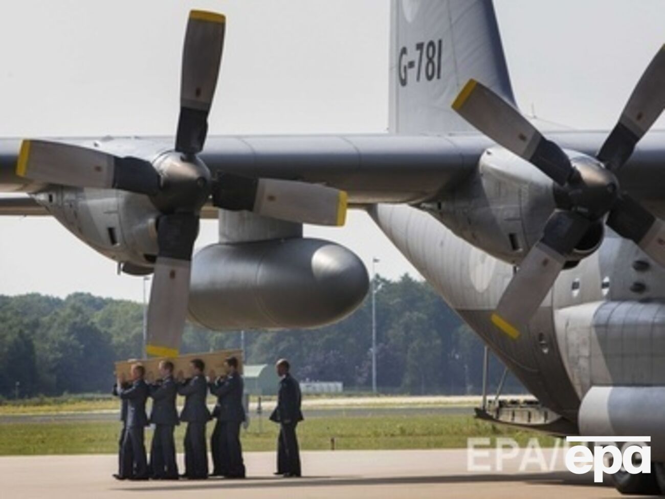 Нидерланды обнародуют предварительный отчет о причинах крушения малайзийского самолета