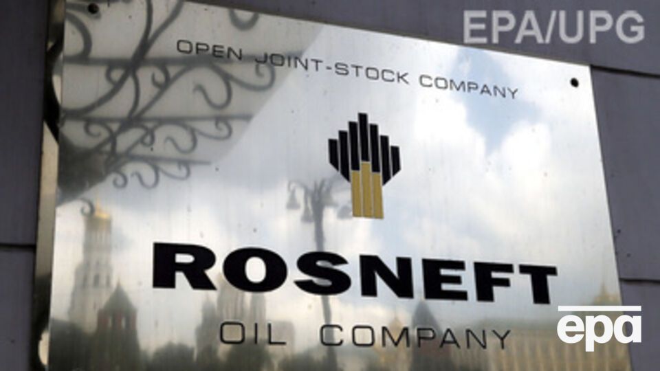 После введения санкций в конце июля этого года у "Роснефти" сорвалось несколько контрактов